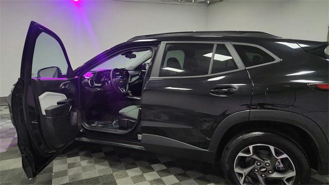used 2025 Chevrolet Trax car