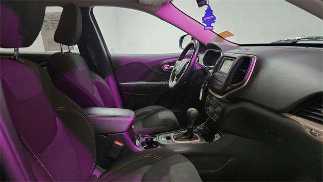 used 2016 Jeep Cherokee car