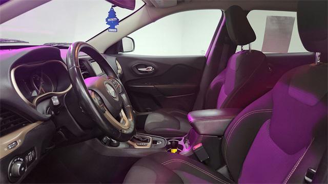 used 2016 Jeep Cherokee car