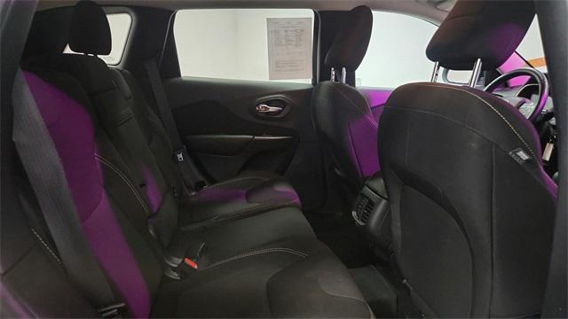 used 2016 Jeep Cherokee car