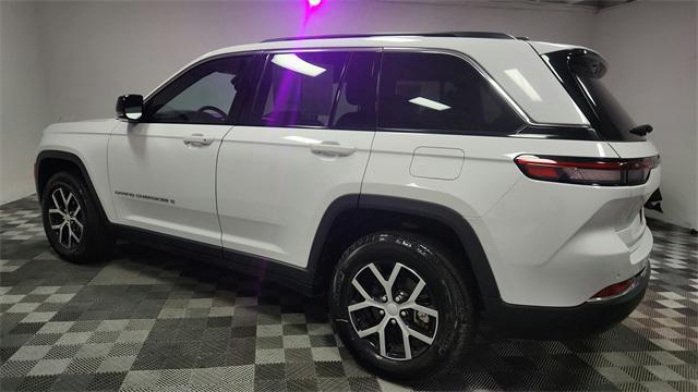 used 2024 Jeep Grand Cherokee car, priced at $30,995