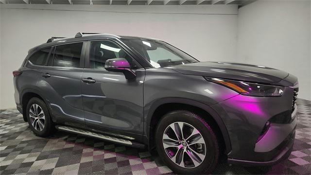 used 2024 Toyota Highlander car, priced at $37,995