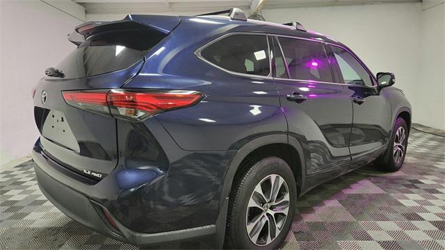 used 2022 Toyota Highlander car