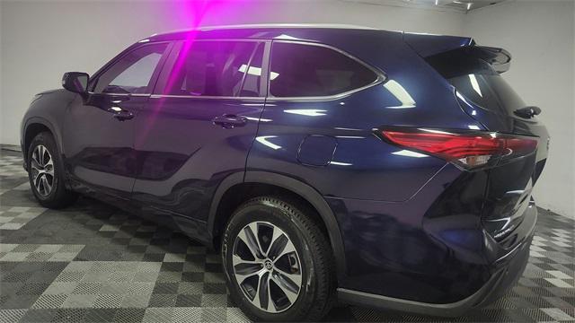 used 2023 Toyota Highlander car