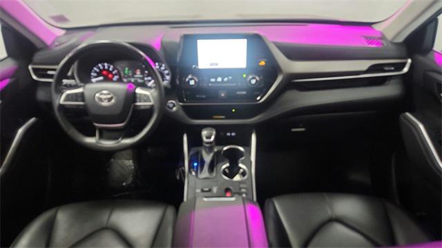 used 2023 Toyota Highlander car
