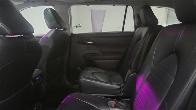 used 2023 Toyota Highlander car