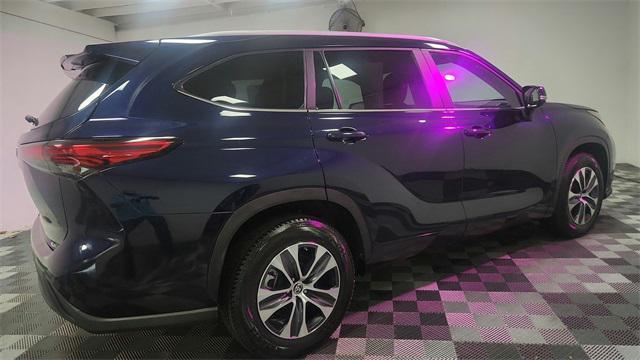 used 2023 Toyota Highlander car