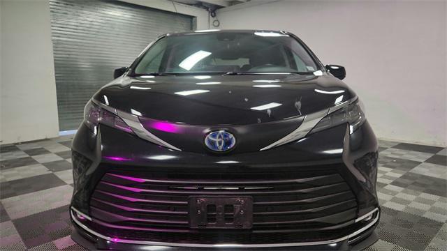 used 2024 Toyota Sienna car
