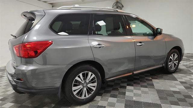 used 2017 Nissan Pathfinder car