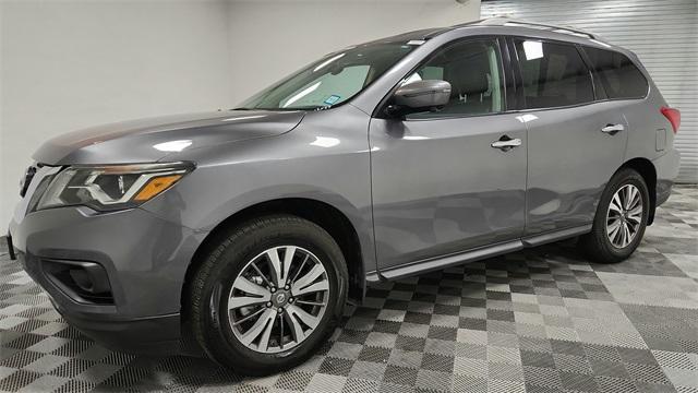 used 2017 Nissan Pathfinder car