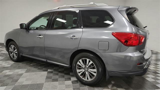 used 2017 Nissan Pathfinder car