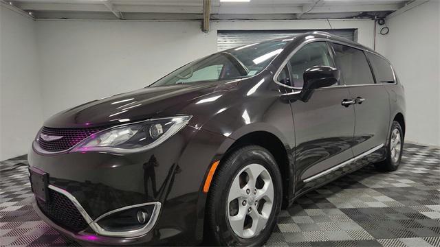 used 2017 Chrysler Pacifica car