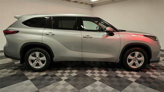 used 2021 Toyota Highlander car, priced at $29,995