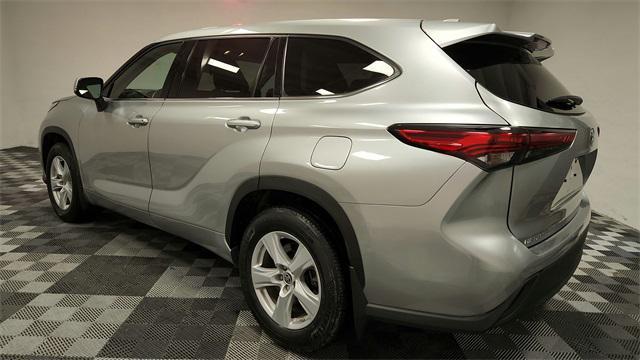 used 2021 Toyota Highlander car, priced at $29,995