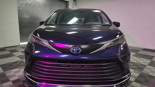used 2024 Toyota Sienna car