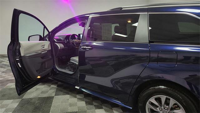 used 2024 Toyota Sienna car