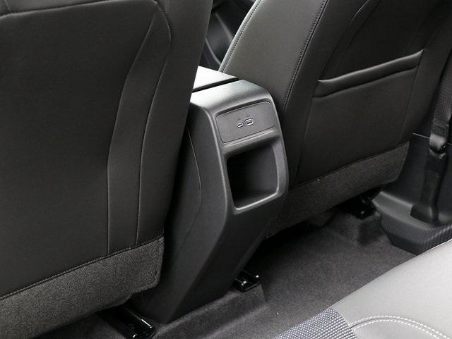 new 2025 Buick Envista car, priced at $26,680