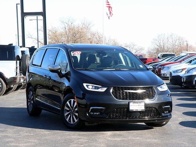 used 2023 Chrysler Pacifica Hybrid car, priced at $35,675