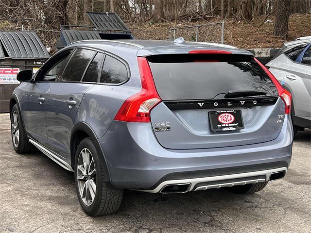 used 2018 Volvo V60 Cross Country car