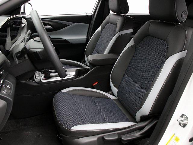 new 2025 Buick Envista car, priced at $22,316