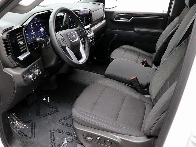 new 2025 GMC Sierra 1500 car, priced at $40,456