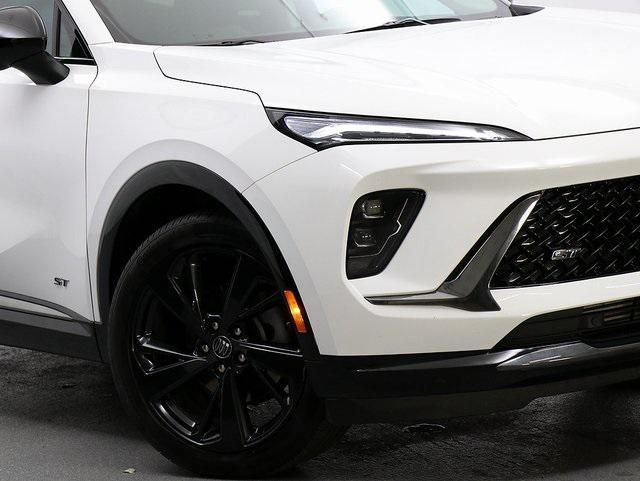 used 2025 Buick Envision car, priced at $33,875