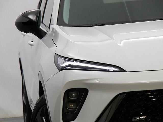 used 2025 Buick Envision car, priced at $33,875