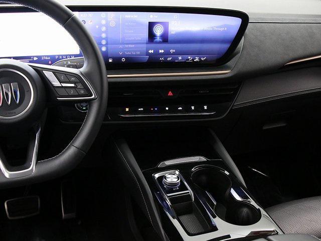 used 2025 Buick Envision car, priced at $33,875