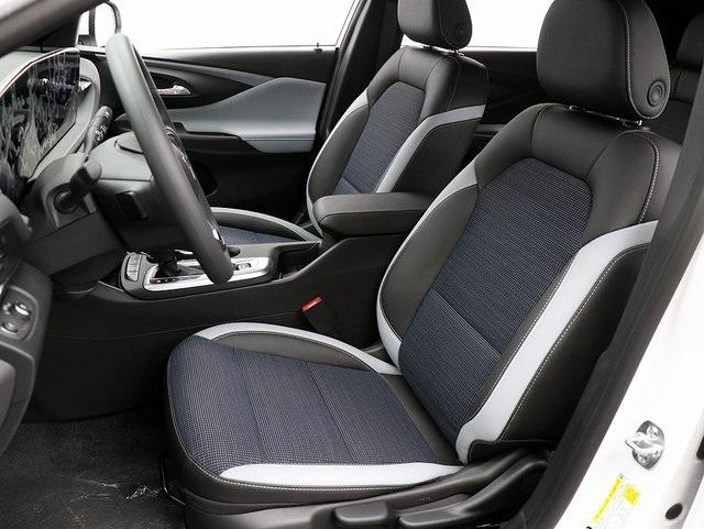 new 2025 Buick Envista car, priced at $24,595
