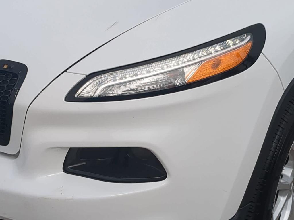 used 2016 Jeep Cherokee car, priced at $12,295