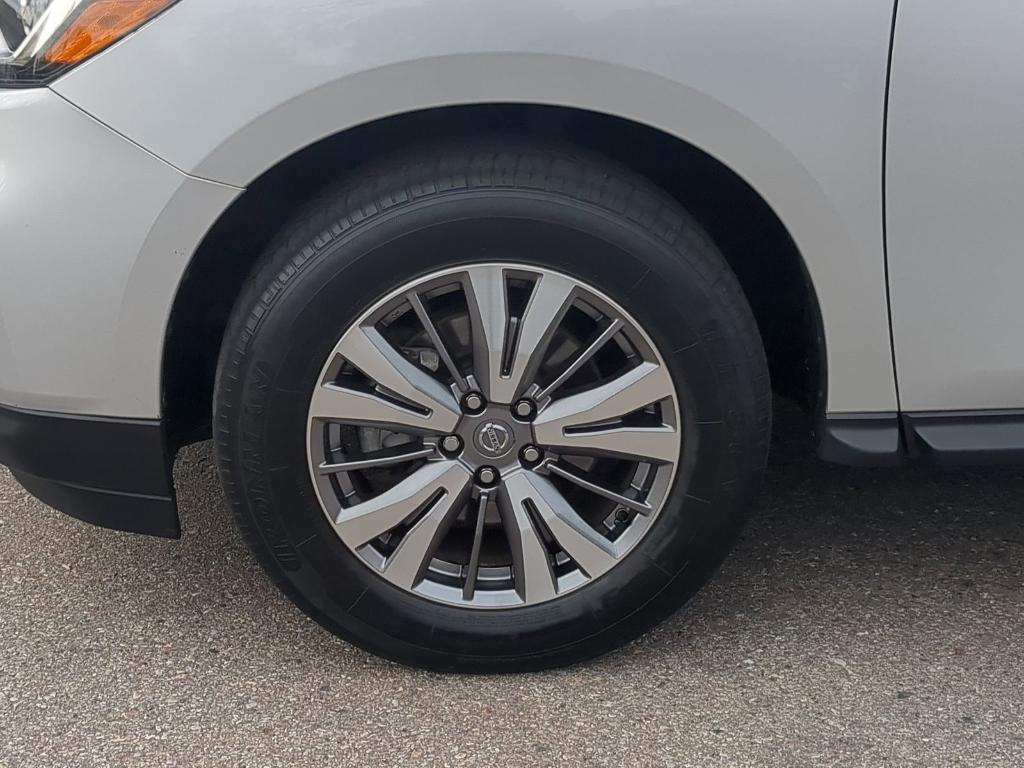 used 2019 Nissan Pathfinder car, priced at $10,489