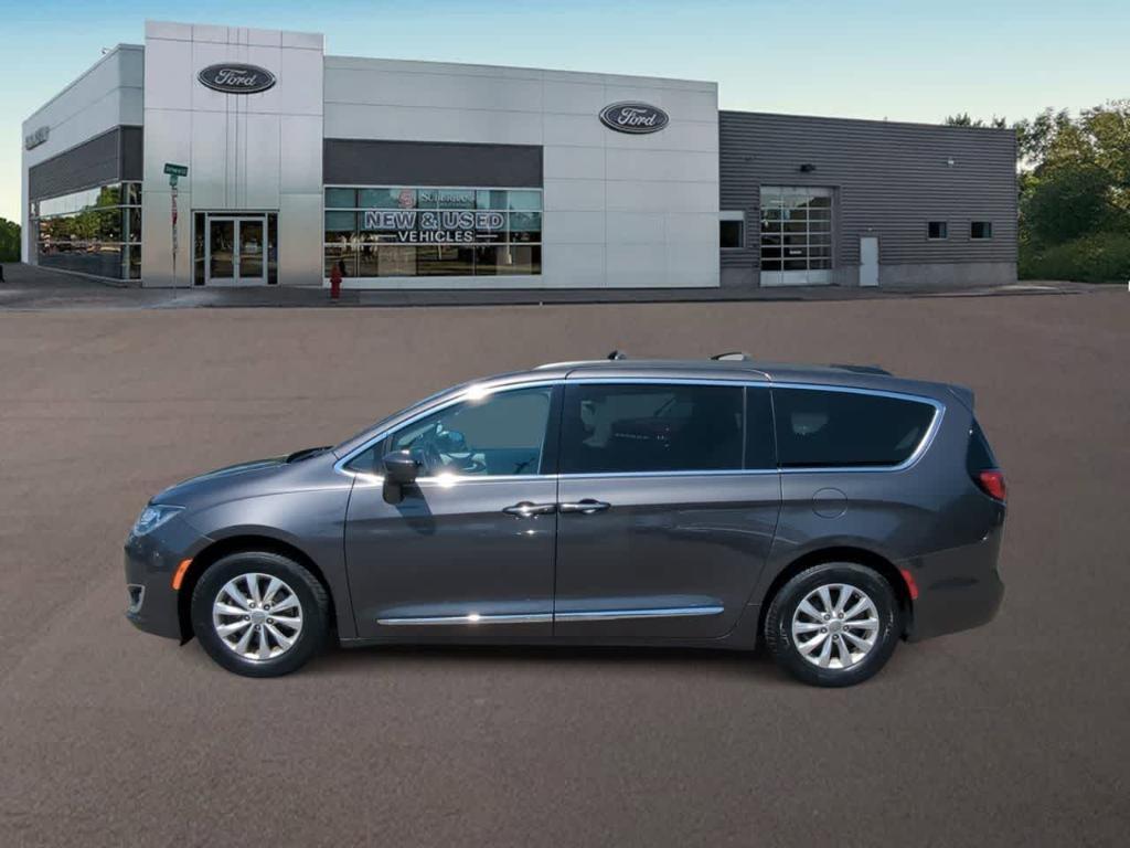 used 2017 Chrysler Pacifica car, priced at $13,649