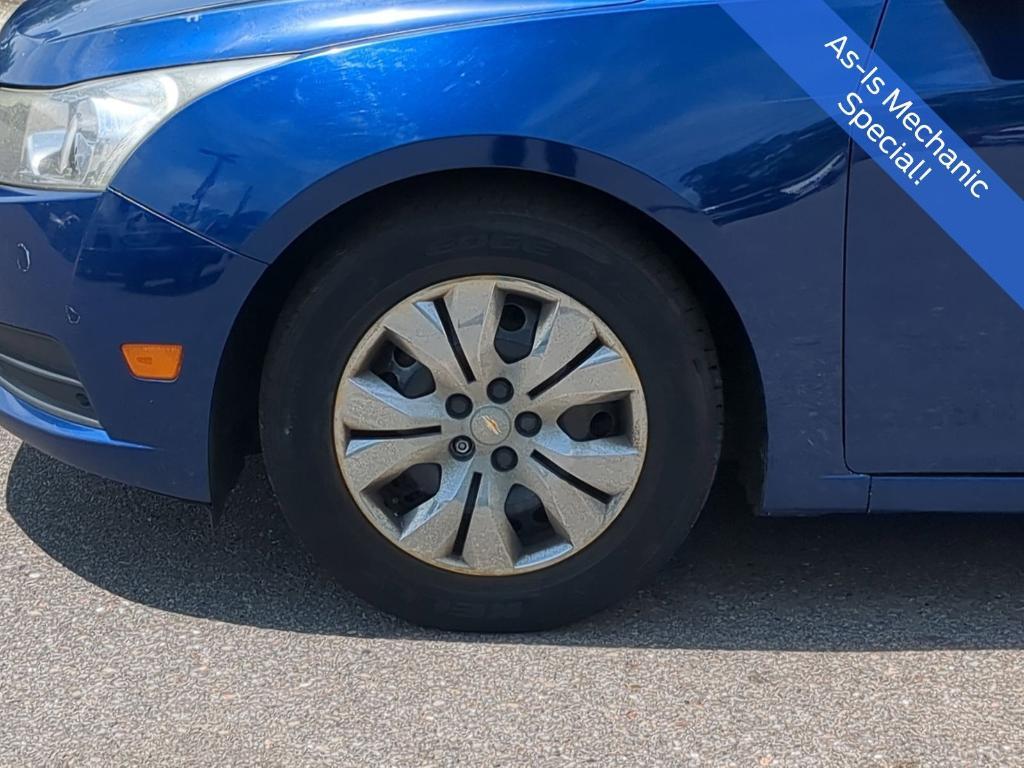 used 2013 Chevrolet Cruze car, priced at $2,489
