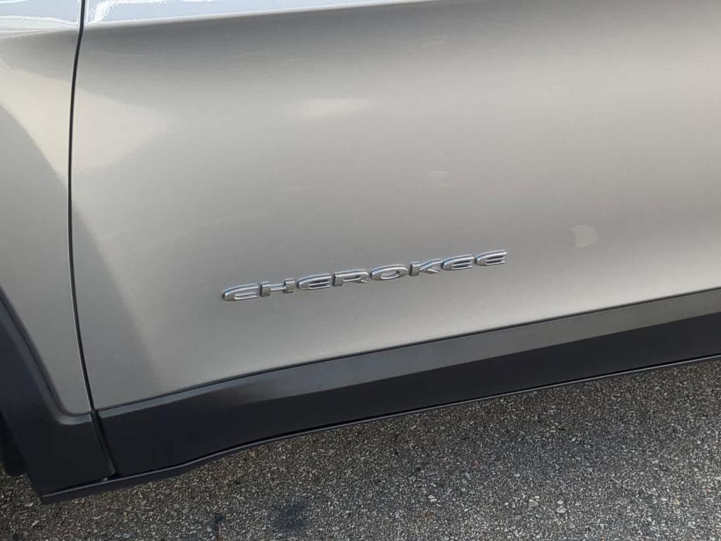 used 2014 Jeep Cherokee car, priced at $10,839