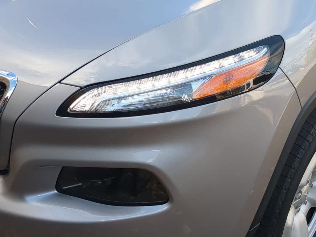 used 2014 Jeep Cherokee car, priced at $10,839