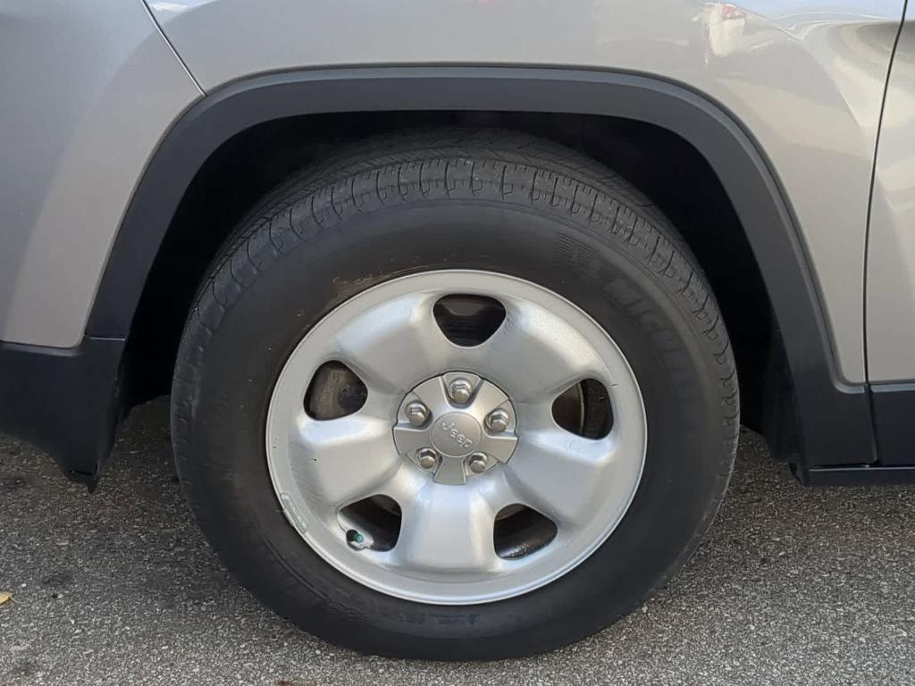 used 2014 Jeep Cherokee car, priced at $10,839