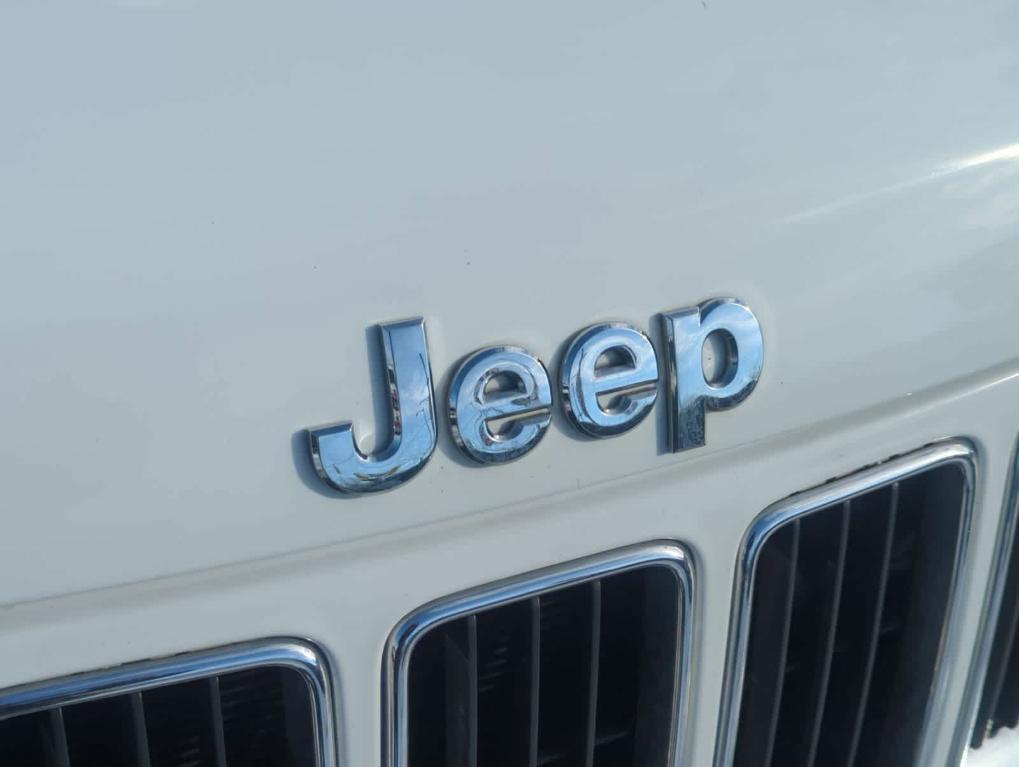 used 2015 Jeep Grand Cherokee car, priced at $11,995