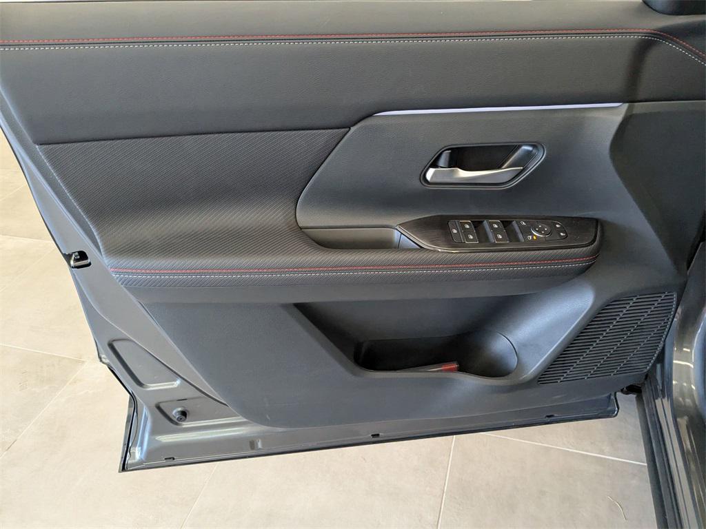 new 2025 Nissan Kicks car, priced at $31,480