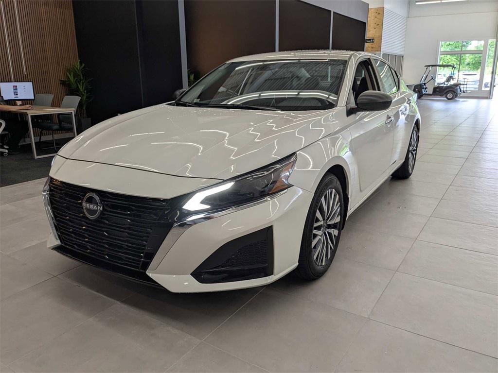 new 2025 Nissan Altima car, priced at $29,965