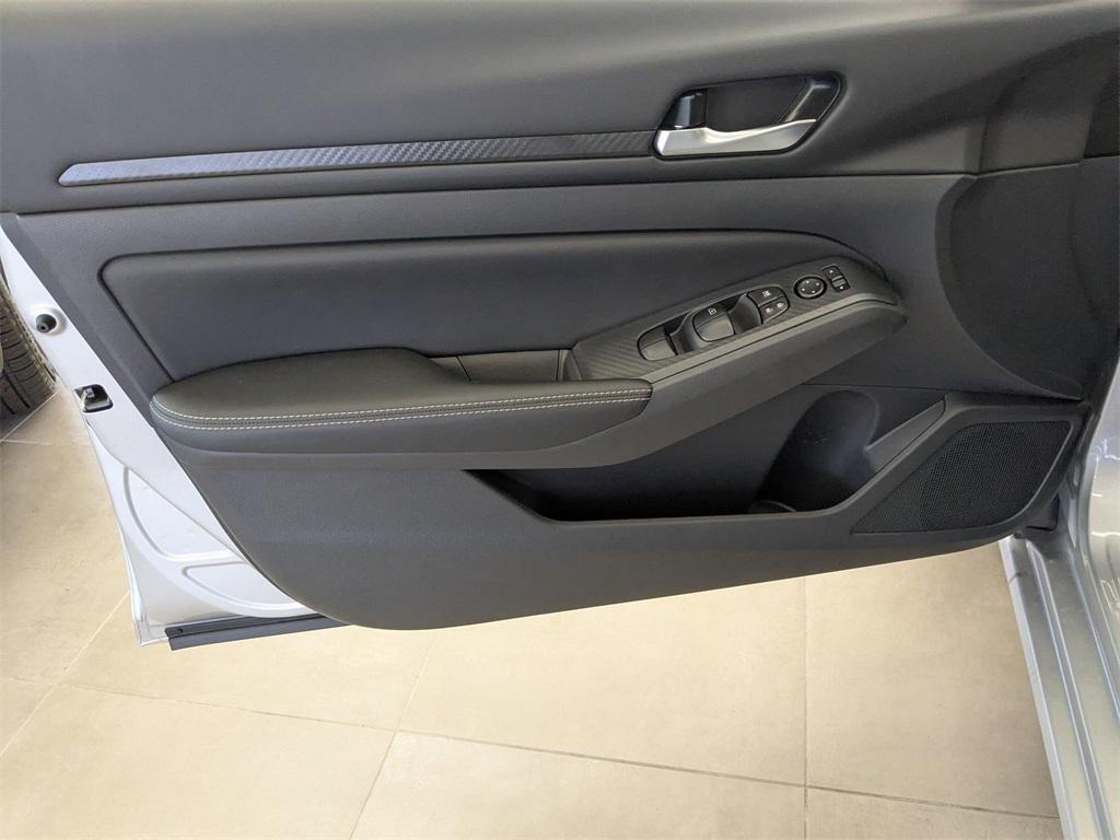 new 2025 Nissan Altima car, priced at $30,555