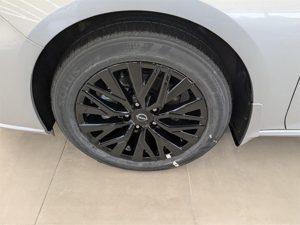 new 2025 Nissan Altima car, priced at $30,555