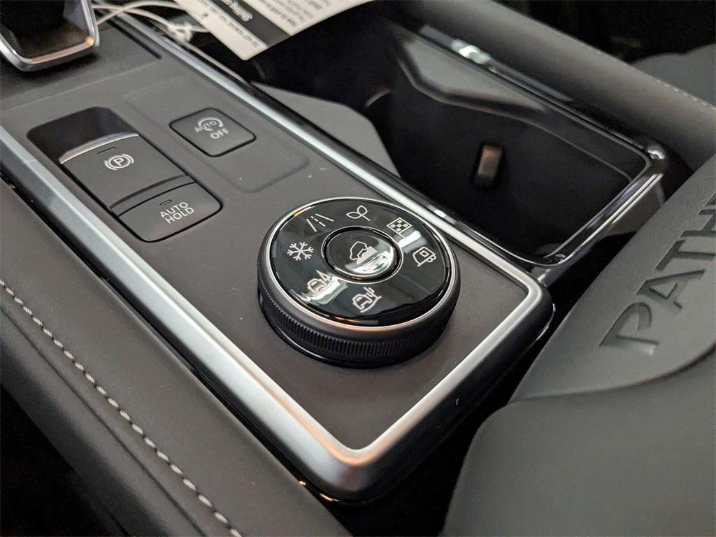 new 2025 Nissan Pathfinder car, priced at $44,260