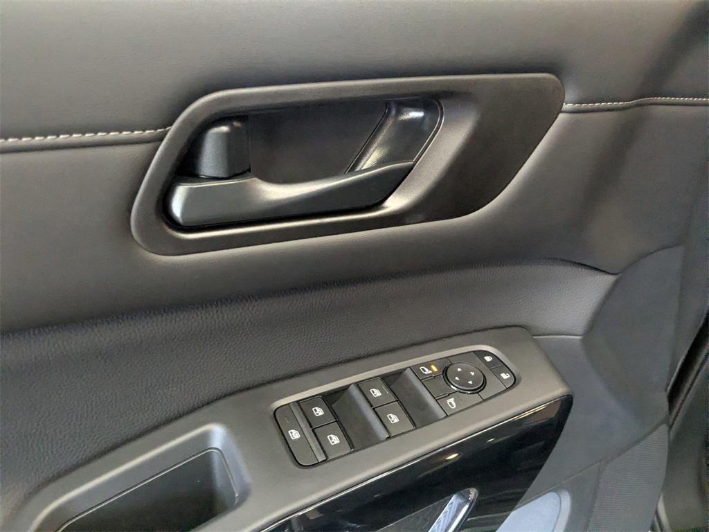 new 2025 Nissan Pathfinder car, priced at $44,260