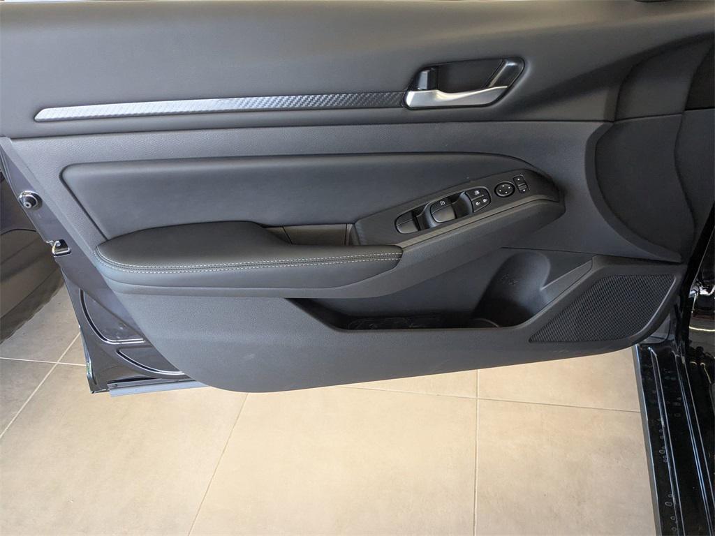 new 2025 Nissan Altima car, priced at $30,500