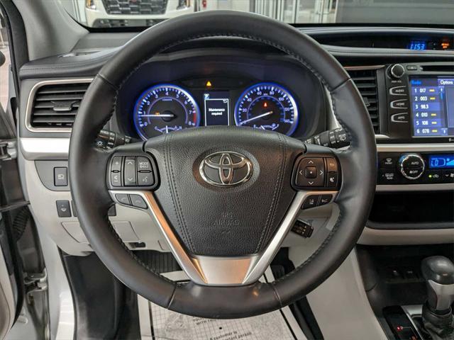 used 2018 Toyota Highlander car, priced at $22,490
