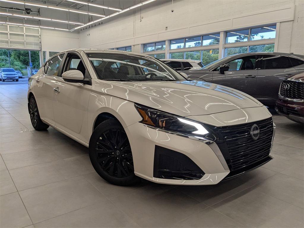 new 2025 Nissan Altima car, priced at $30,950