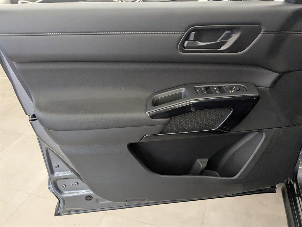 new 2025 Nissan Pathfinder car, priced at $43,890