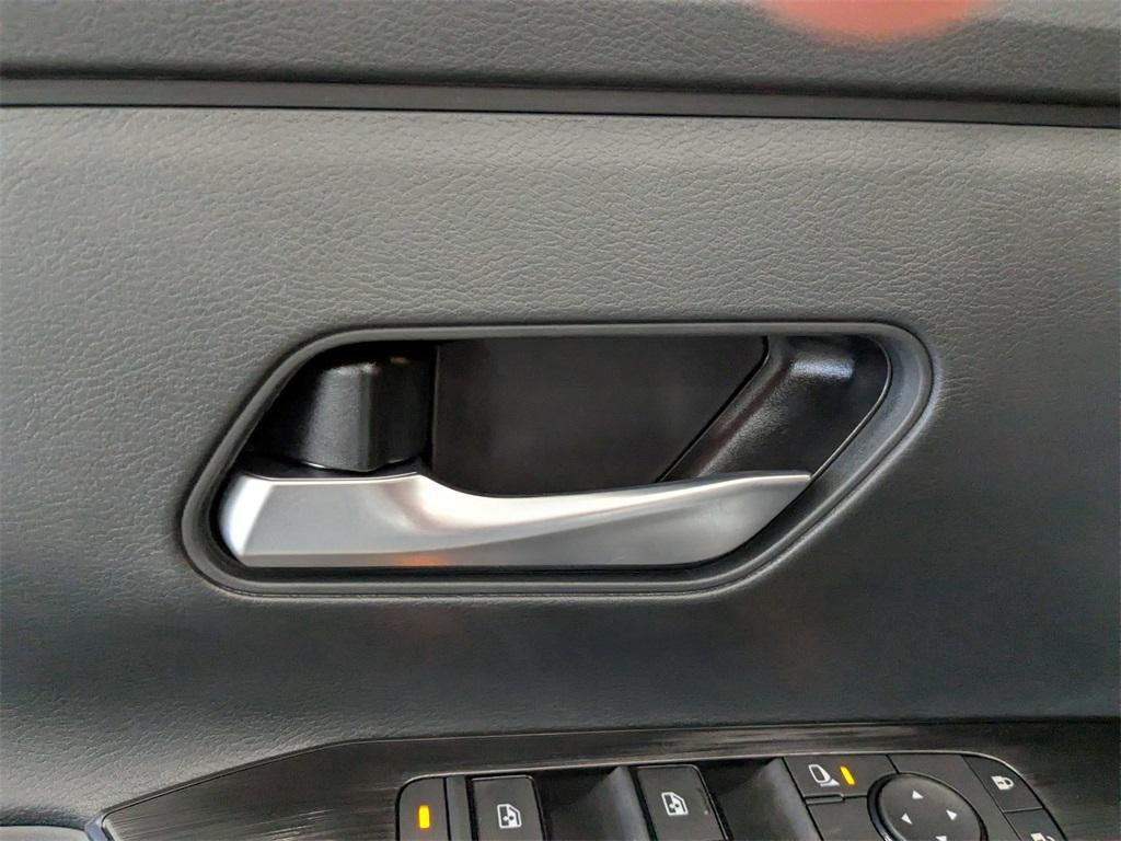 new 2025 Nissan Kicks car, priced at $28,860