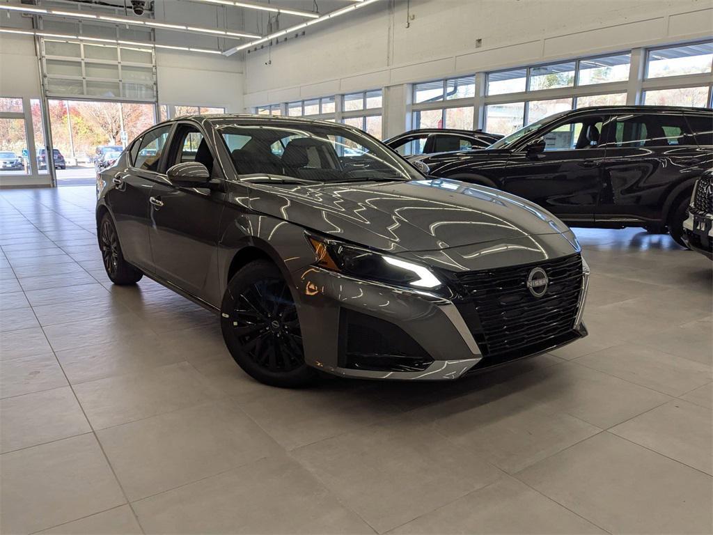 new 2025 Nissan Altima car, priced at $30,605