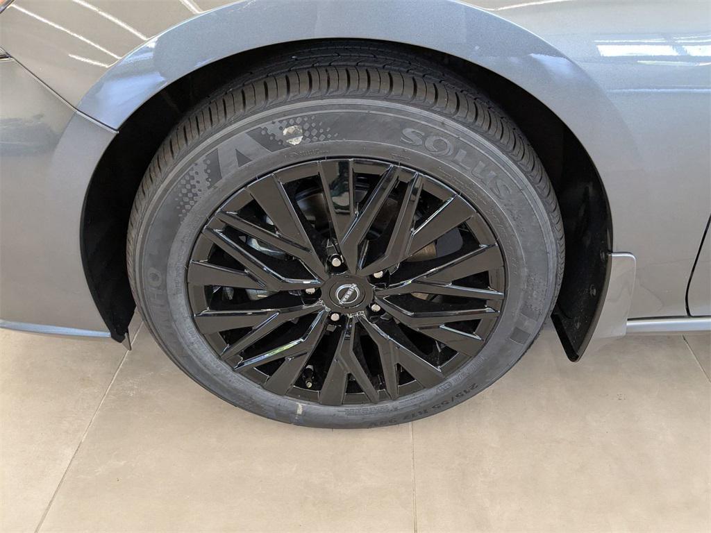 new 2025 Nissan Altima car, priced at $30,555